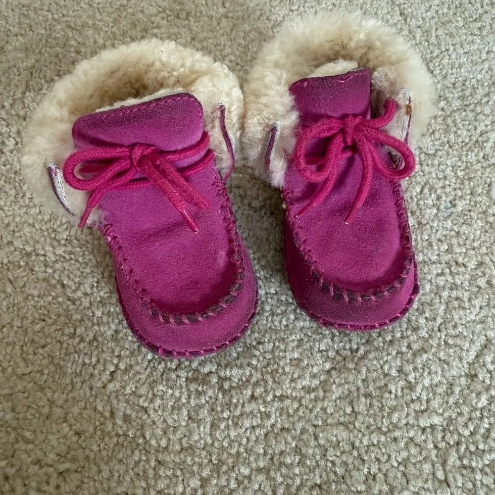 Ugg Sparrow High Top Baby Girl Booties Moccasins Infant Sz 2/3